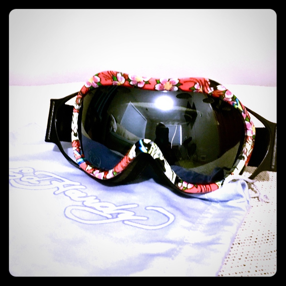 Ed Hardy Polarized Snow Goggles /Sunglasses